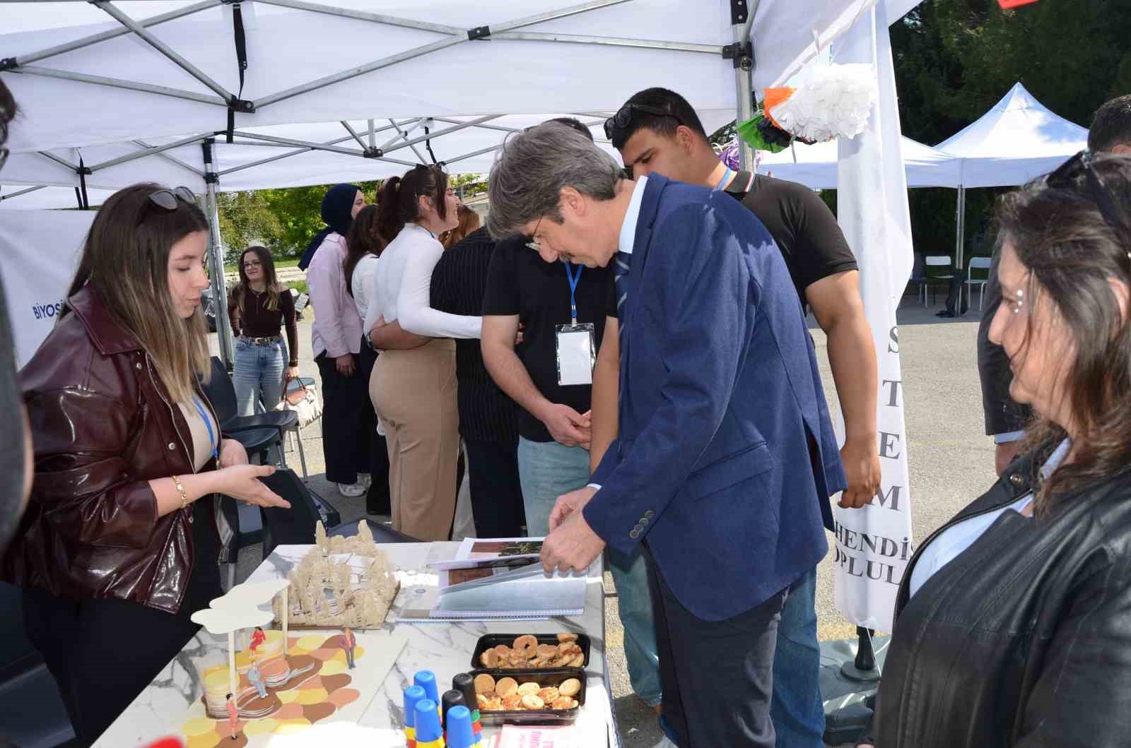 geleneksel tomurcuk senliginde ogrenciler doyasiya eglendi 3 qE5lSAE5