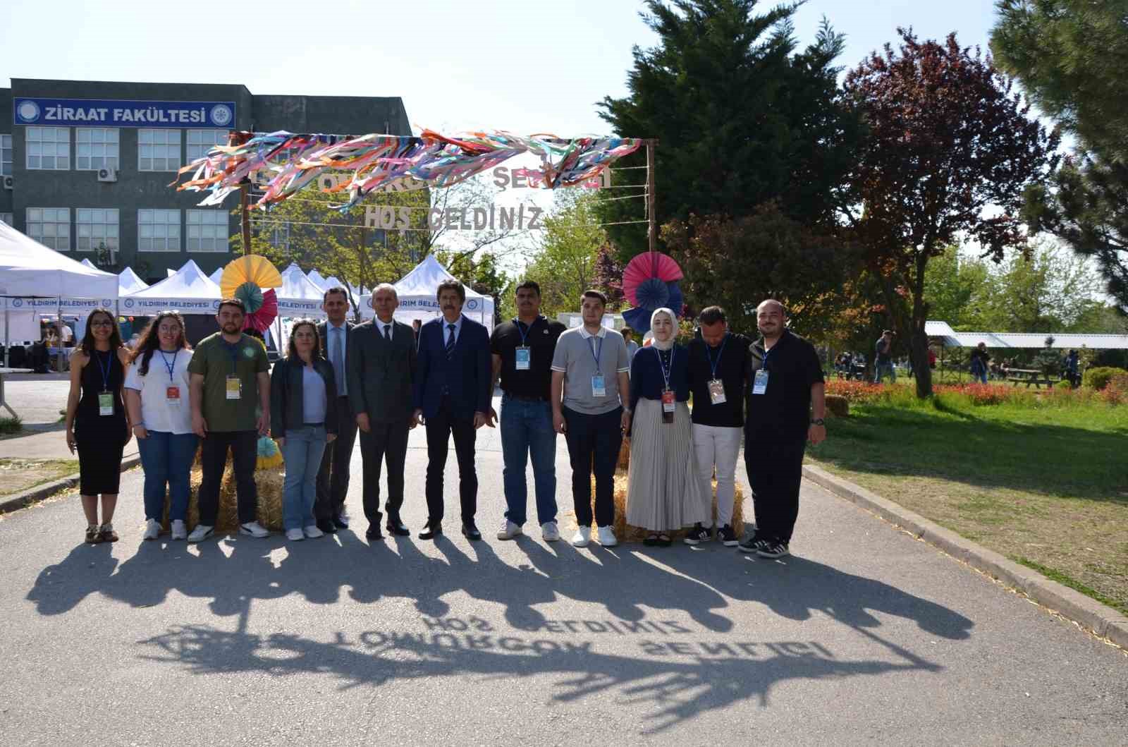geleneksel tomurcuk senliginde ogrenciler doyasiya eglendi 4 OI6JAUJ7