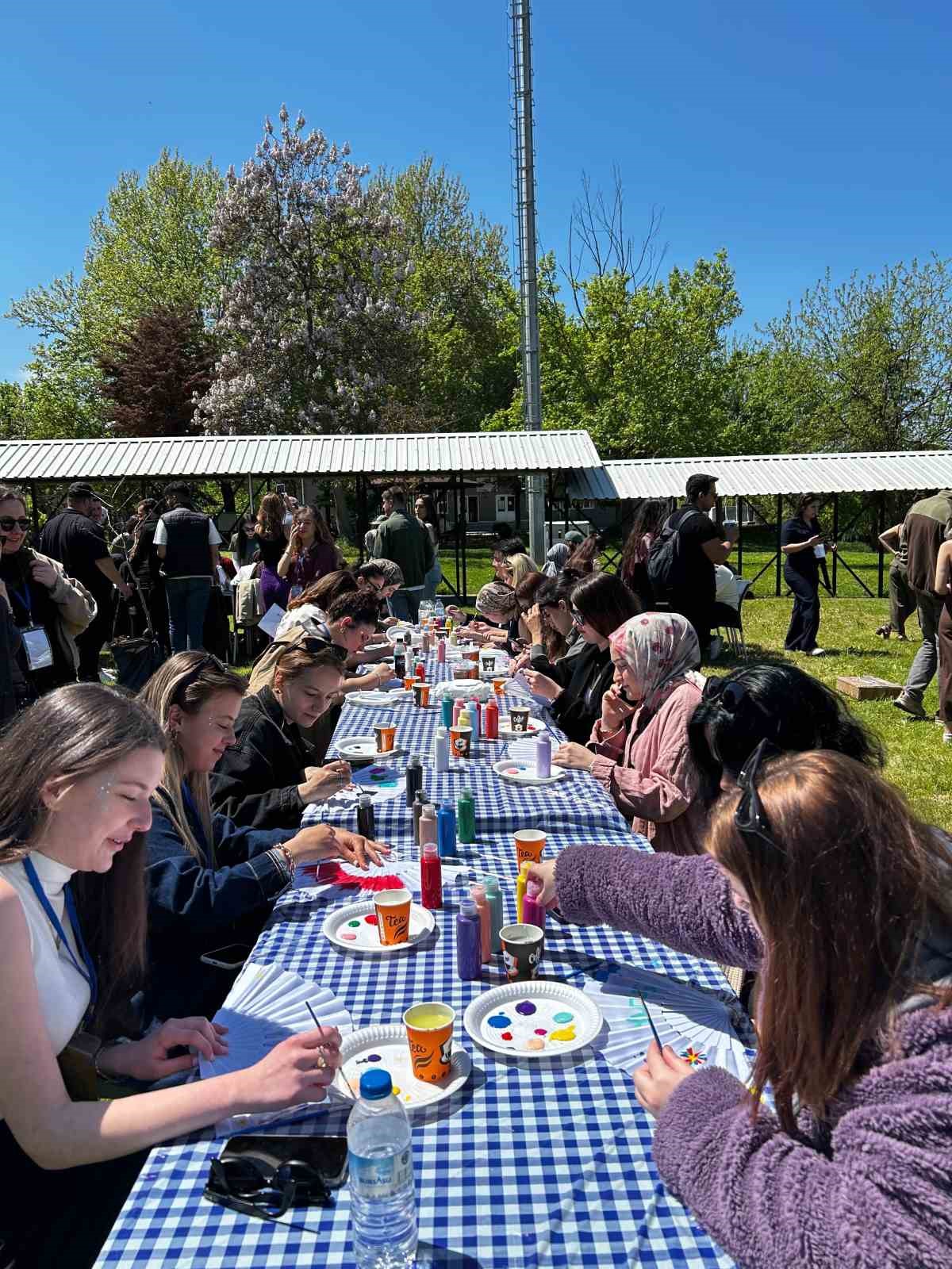 geleneksel tomurcuk senliginde ogrenciler doyasiya eglendi 5 9ChFWudl