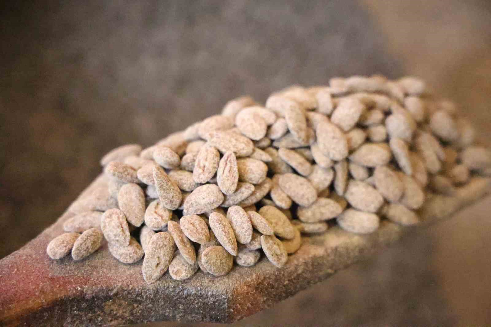 gelenekten yenilige turk kahveli badem sekeri 4