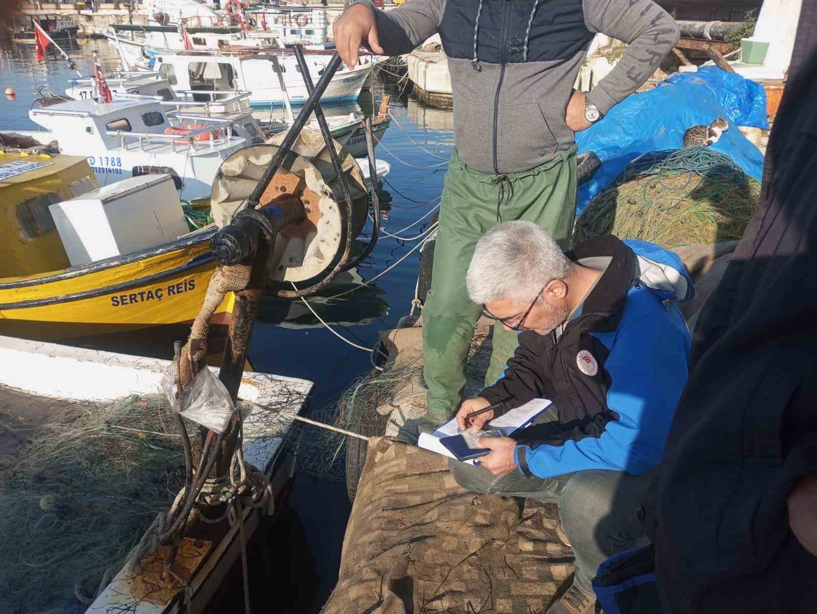 Gelibolu’da 45 kilo balığa el konuldu, 37 bin 770 lira para cezası kesildi 6 geliboluda 45 kilo baliga el konuldu 37 bin 770 lira para cezasi kesildi 2 bKa1RGjw