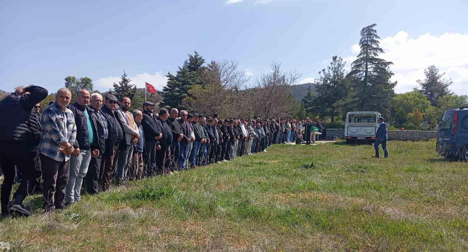 gelin cicegi damadin mezarina konuldu 1 ZYq3VjQ2