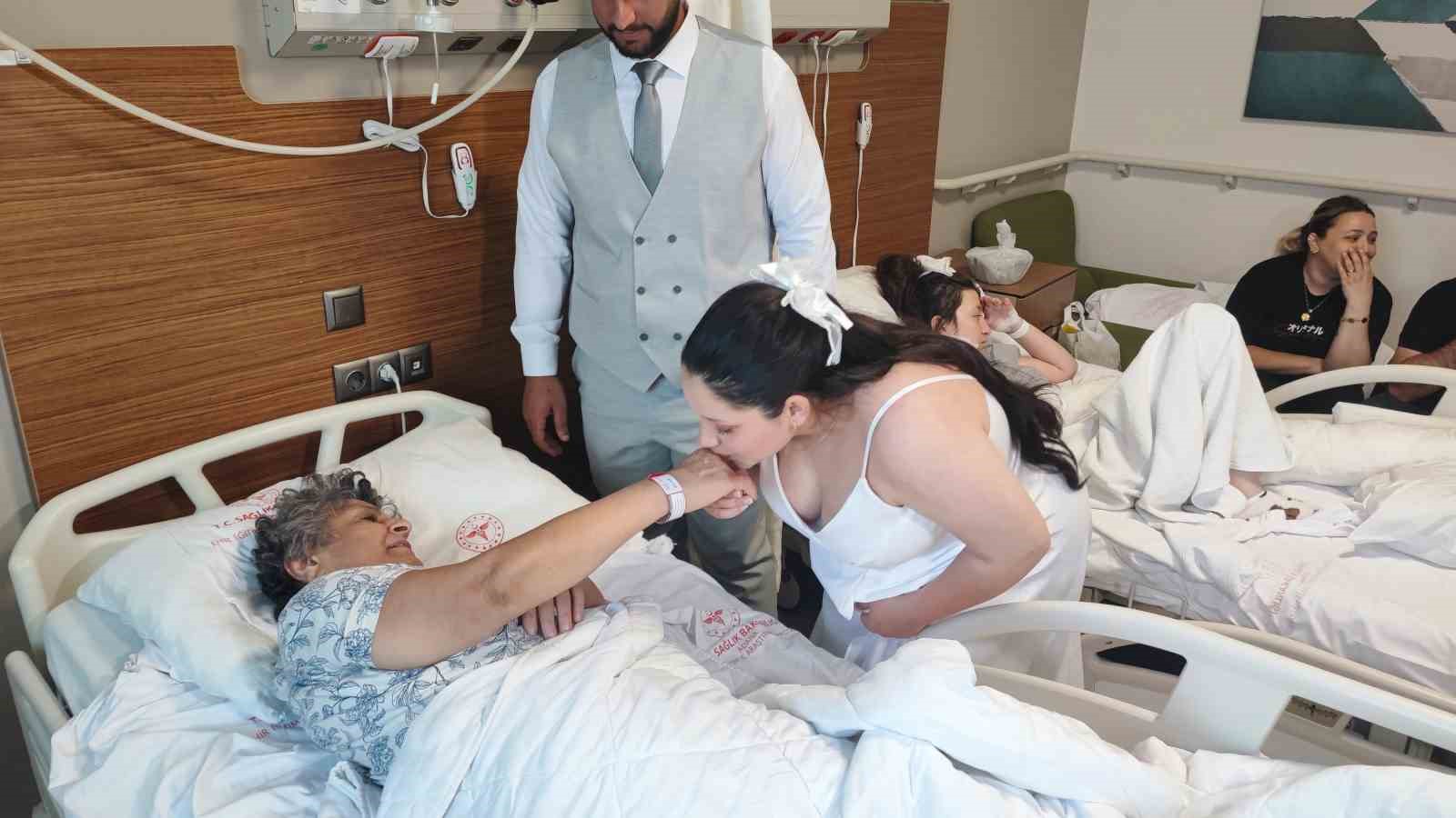 Gelin ve damattan anneyi ağlatan ziyaret 5 gelin ve damattan anneyi aglatan ziyaret 1 u6877Dml