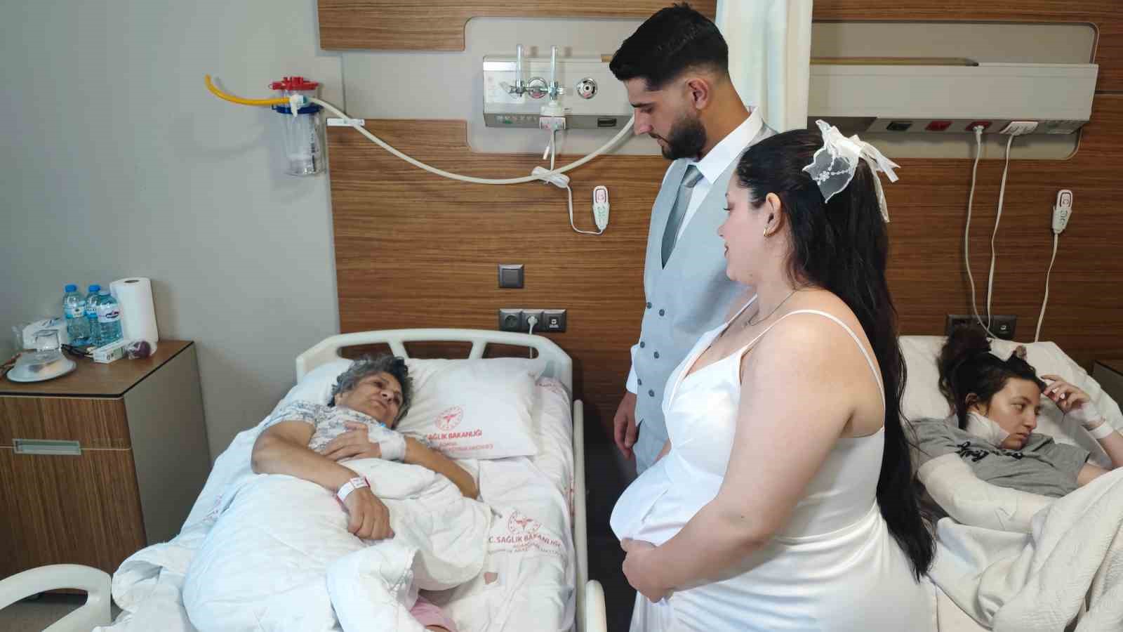 Gelin ve damattan anneyi ağlatan ziyaret 6 gelin ve damattan anneyi aglatan ziyaret 2 wRypMFsJ