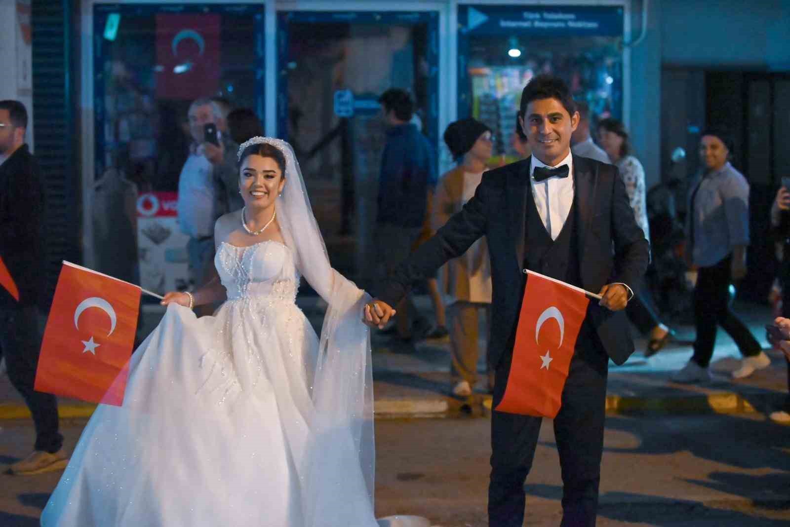 gelinle damat dugunden once fener alayina katildi 1 PgKhqYLj