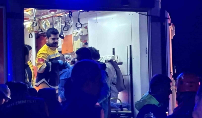 gemiden-tahliye-edilen-25-personel-kocaeliye-getirildi-Pxw2IPV5.jpg