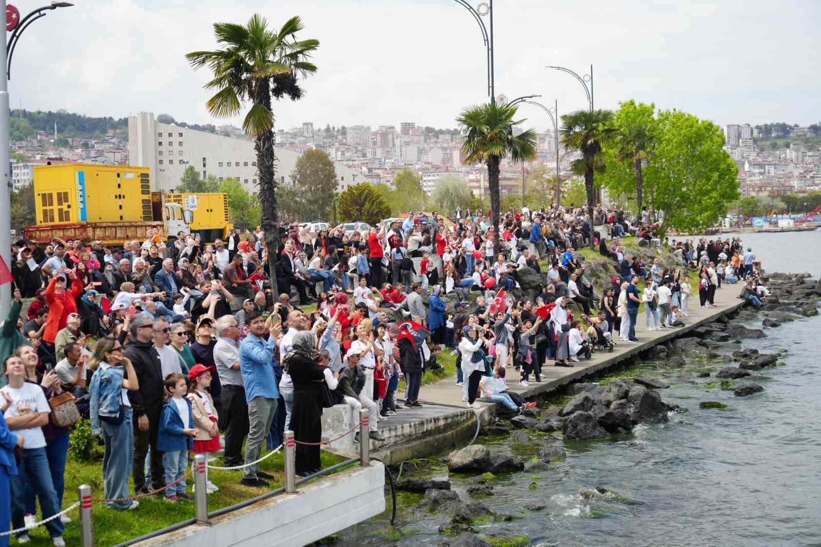 gemilerin denizden toren gecisine yogun ilgi 6 SDlqK5qS
