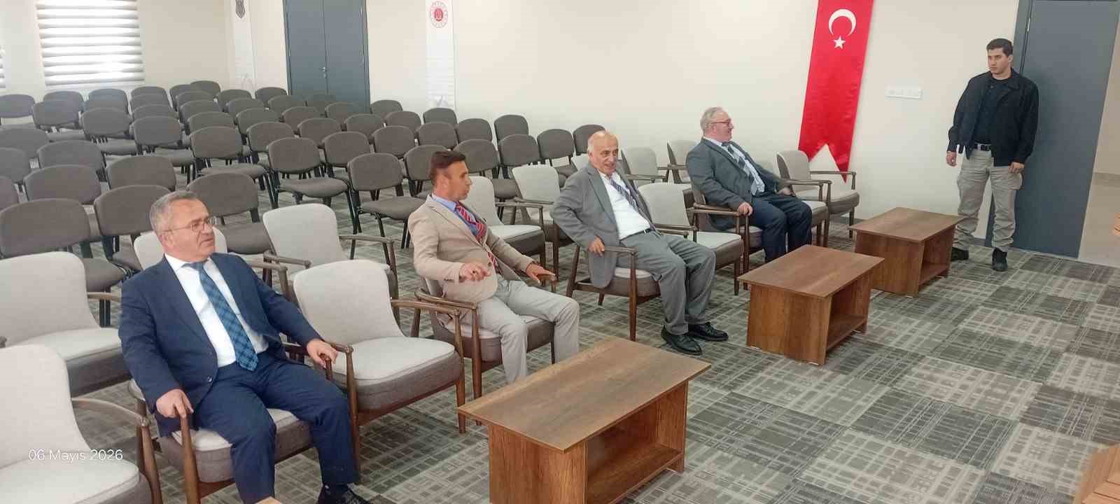 Gemlik Kaymakamı ve Gemlik MYO Müdürü’nden Açık Ceza İnfaz Kurumu’na ziyaret 7 gemlik kaymakami ve gemlik myo mudurunden acik ceza infaz kurumuna ziyaret 3 NwjkVF8k