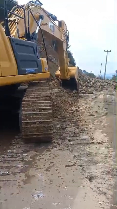 gemlik mudanya yolu heyelan sebebiyle kapandi 0 5wdwgNPk