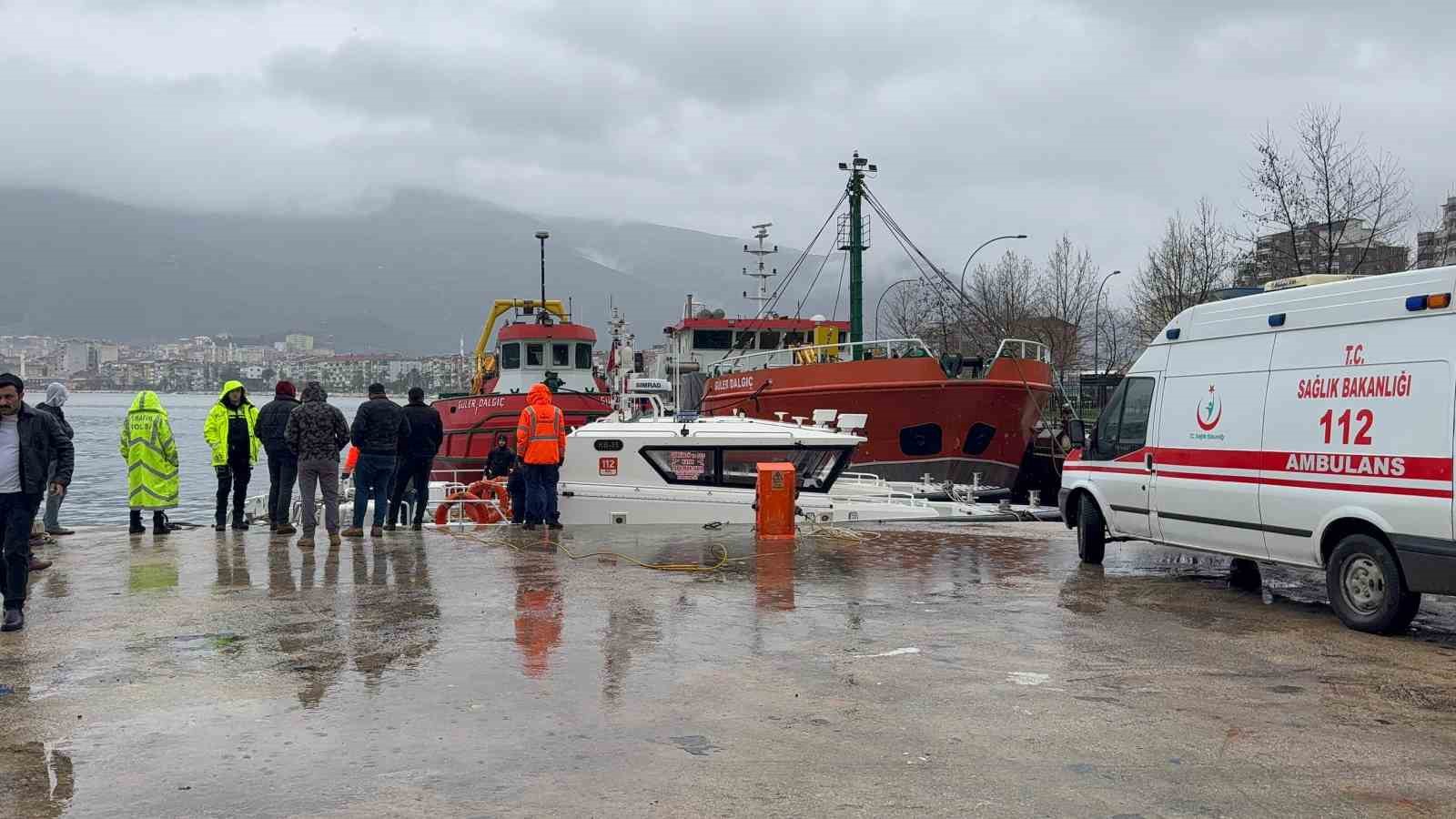 gemlik sahilinde erkek cesedi bulundu 0 392pUgIK
