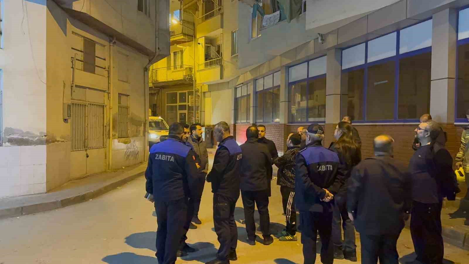 gemlikte hasarli apartman tahliye edildi sokak trafige kapatildi 3 LyPhqf6r