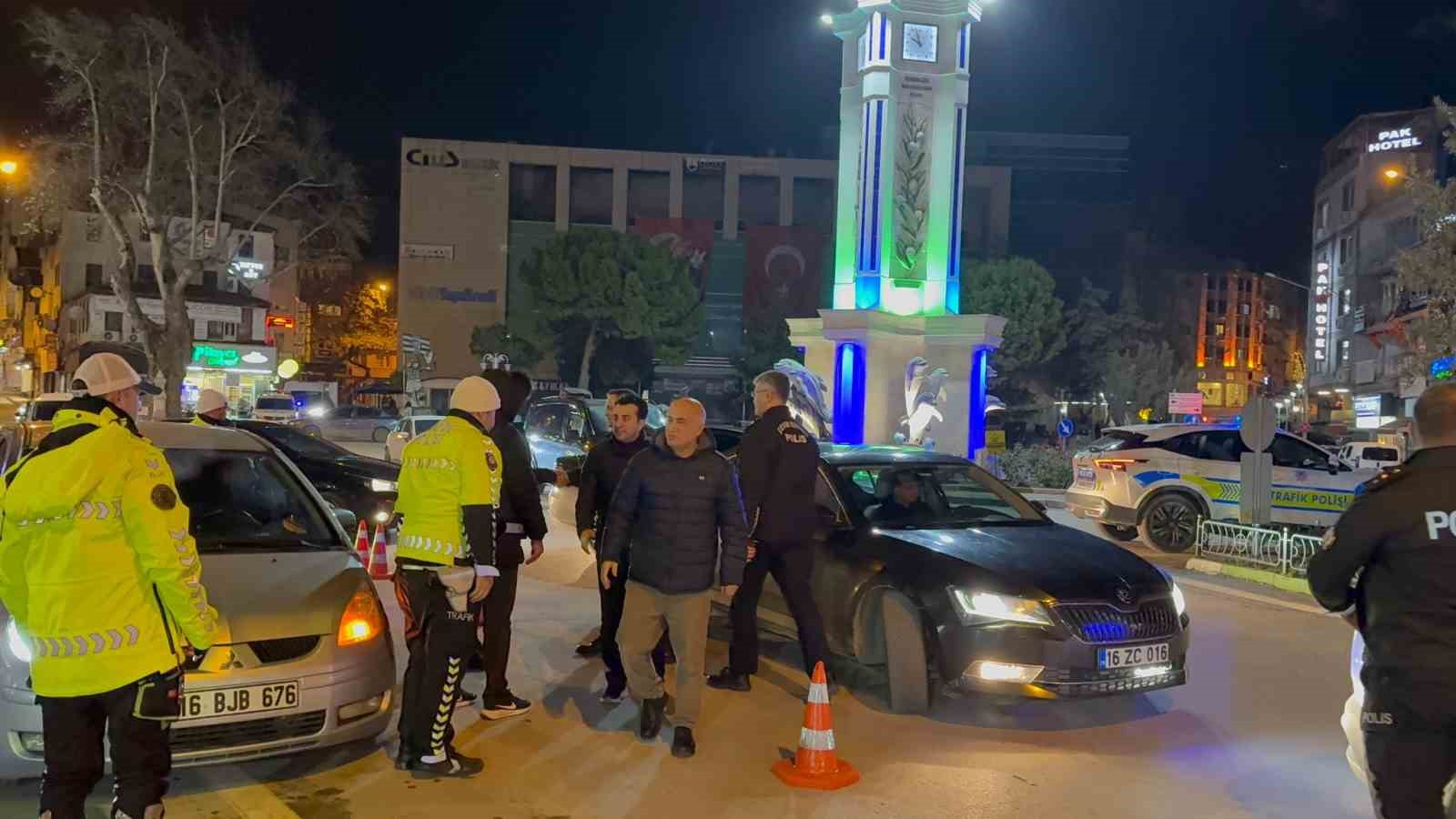 gemlikte protokol uyeleri yeni yila sahada girdi 1