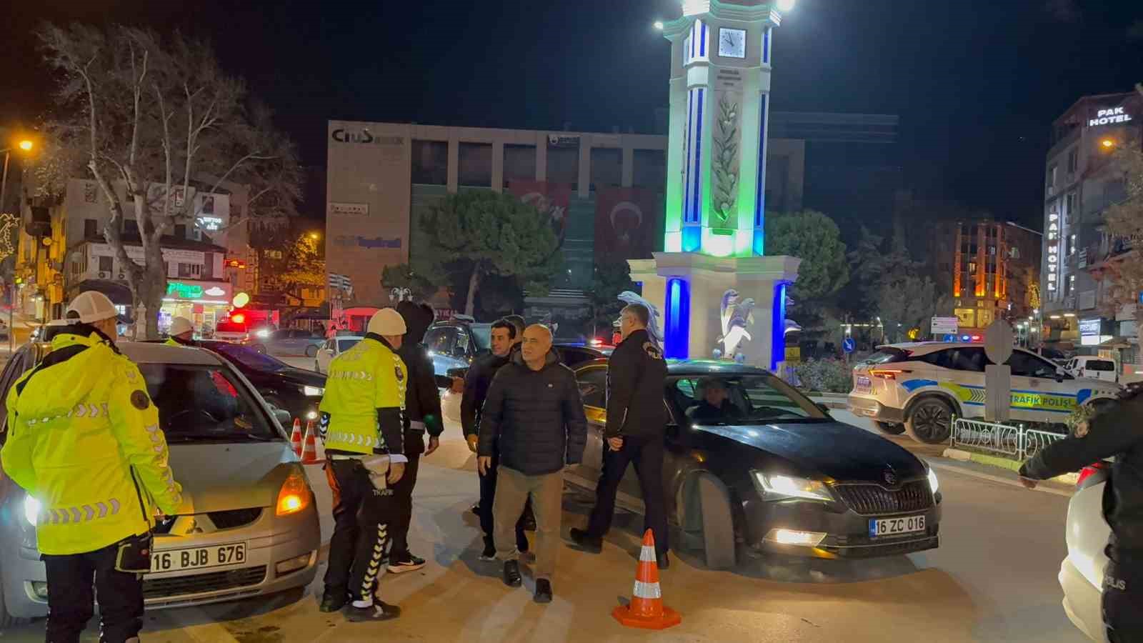 gemlikte protokol uyeleri yeni yila sahada girdi 5 WilvGSpS