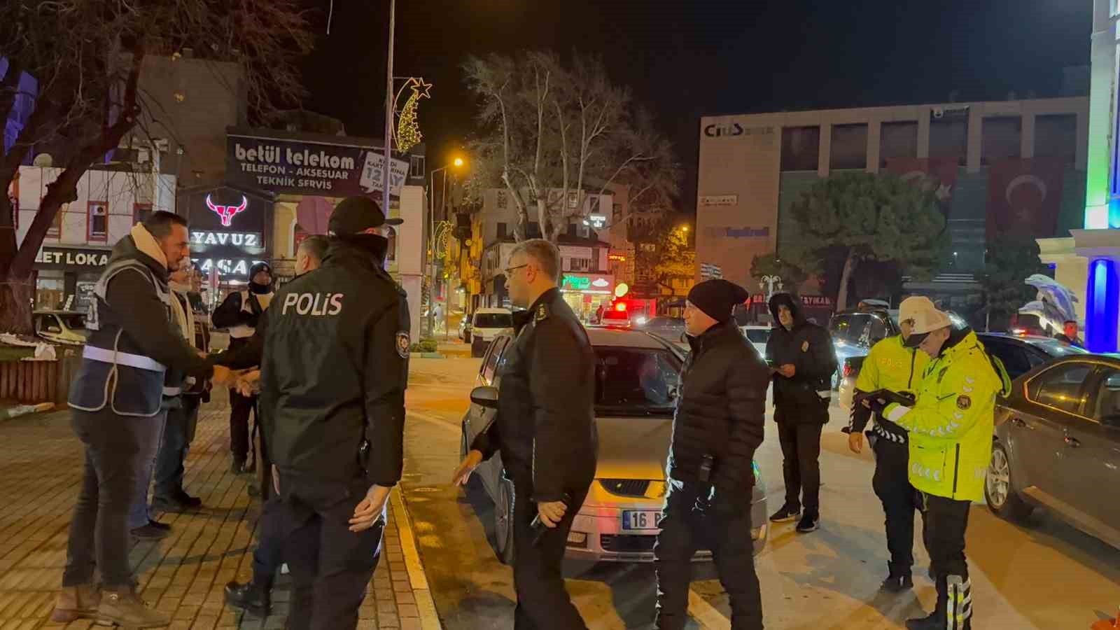 gemlikte protokol uyeleri yeni yila sahada girdi 6 zsTNAfI2