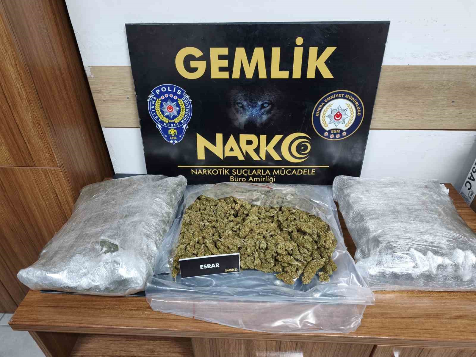 gemlikte uyusturucu tacirlerine operasyon 1 U1UzwjYL