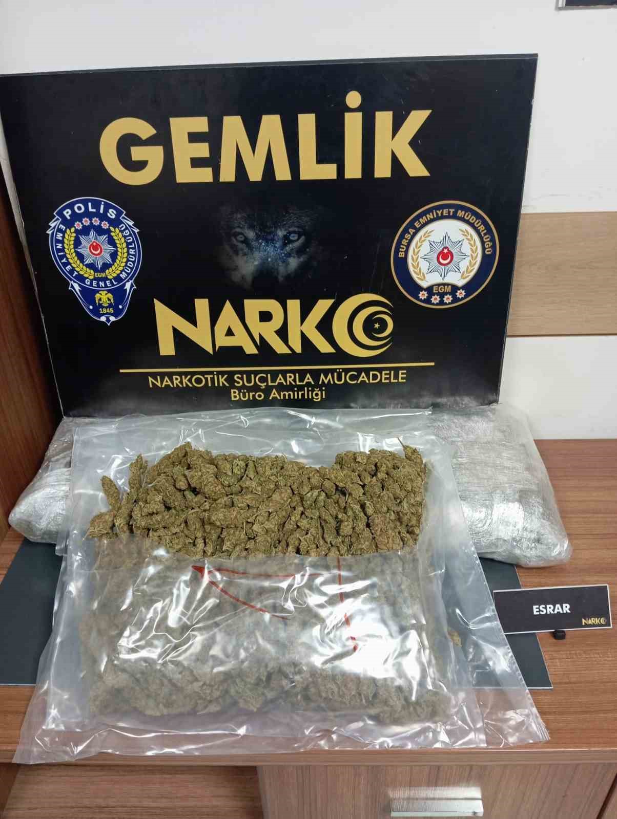 gemlikte uyusturucu tacirlerine operasyon 5 2eJyVrHL