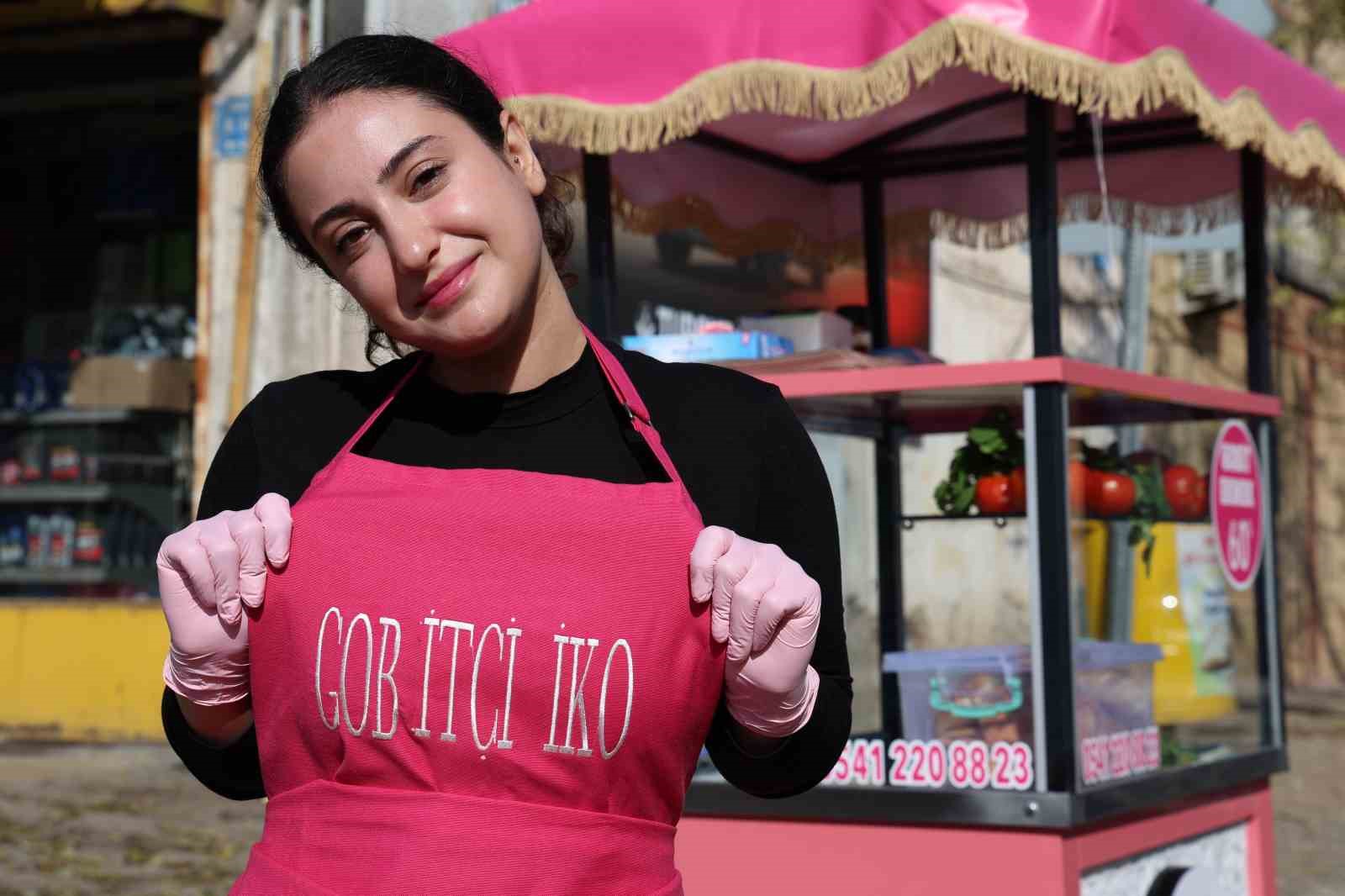 genc kadin girisimci pembe tezgahiyla sanayiye renk katti 2 yZ65jaRi
