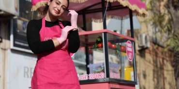 genc-kadin-girisimci-pembe-tezgahiyla-sanayiye-renk-katti-9nJhsWSV.jpg