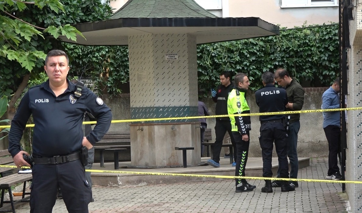 genc kadin toplanti icin bekledigi dayisinin silahindan cikan kursunlarla hayatini kaybetmis 0 cqJYOVY1