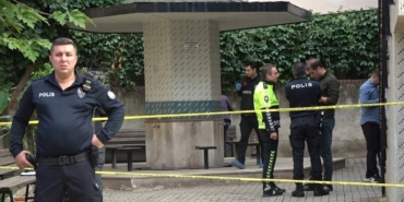 genc-kadin-toplanti-icin-bekledigi-dayisinin-silahindan-cikan-kursunlarla-hayatini-kaybetmis-ajZN7RXH.jpg