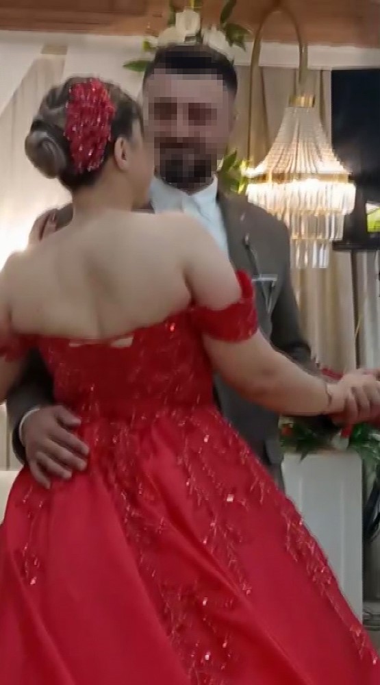 Genç kadın ve babasının ölümünü getiren nişandan geriye dans videosu kaldı 5 genc kadin ve babasinin olumunu getiren nisandan geriye dans videosu kaldi 1 BbyvpaIH