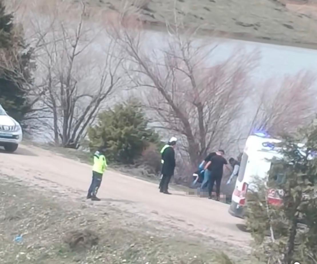 genc kadini 8 yerinden bicaklayip baraja attilar 0 LtrRHfJL