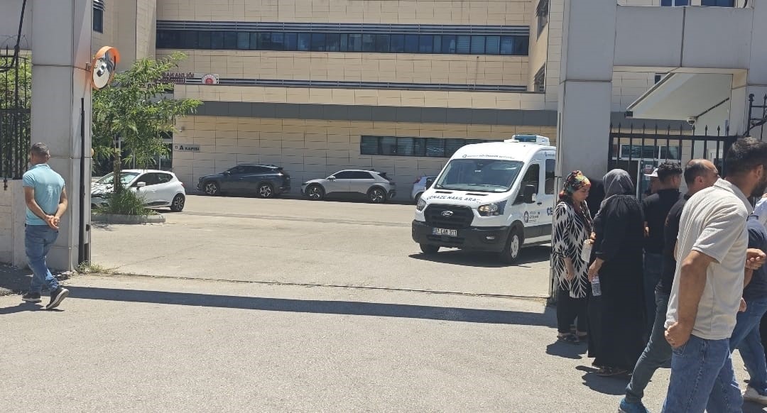 Genç kadını tabancayla vurarak öldürüp, ardından intihar etti 4 genc kadini tabancayla vurarak oldurup ardindan intihar etti 0 g6vzQdXI