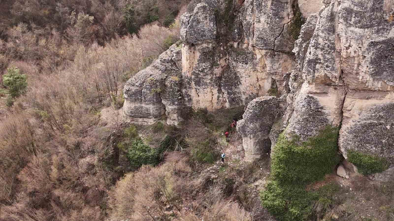 genc kiz 80 metre yuksekligindeki cam terastan kendini bosluga birakti 3 NfUvL1rI