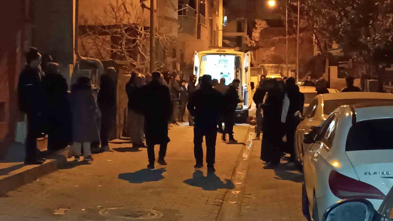 genc kiz sahurda tartistigi babasini vurarak oldurdu 3 v7gMYvZO