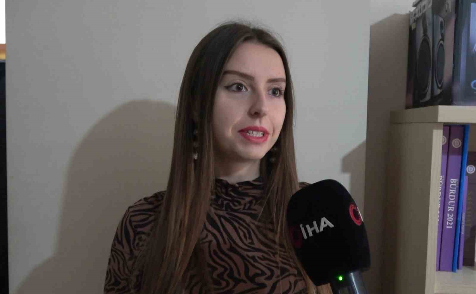 Genç kızı avukat gibi arayıp dolandırmaya çalıştı, sert kaya çarptığını anlayınca iş teklifinde bulundu 4 genc kizi avukat gibi arayip dolandirmaya calisti sert kaya carptigini anlayinca is teklifinde bulundu OYDBArdB