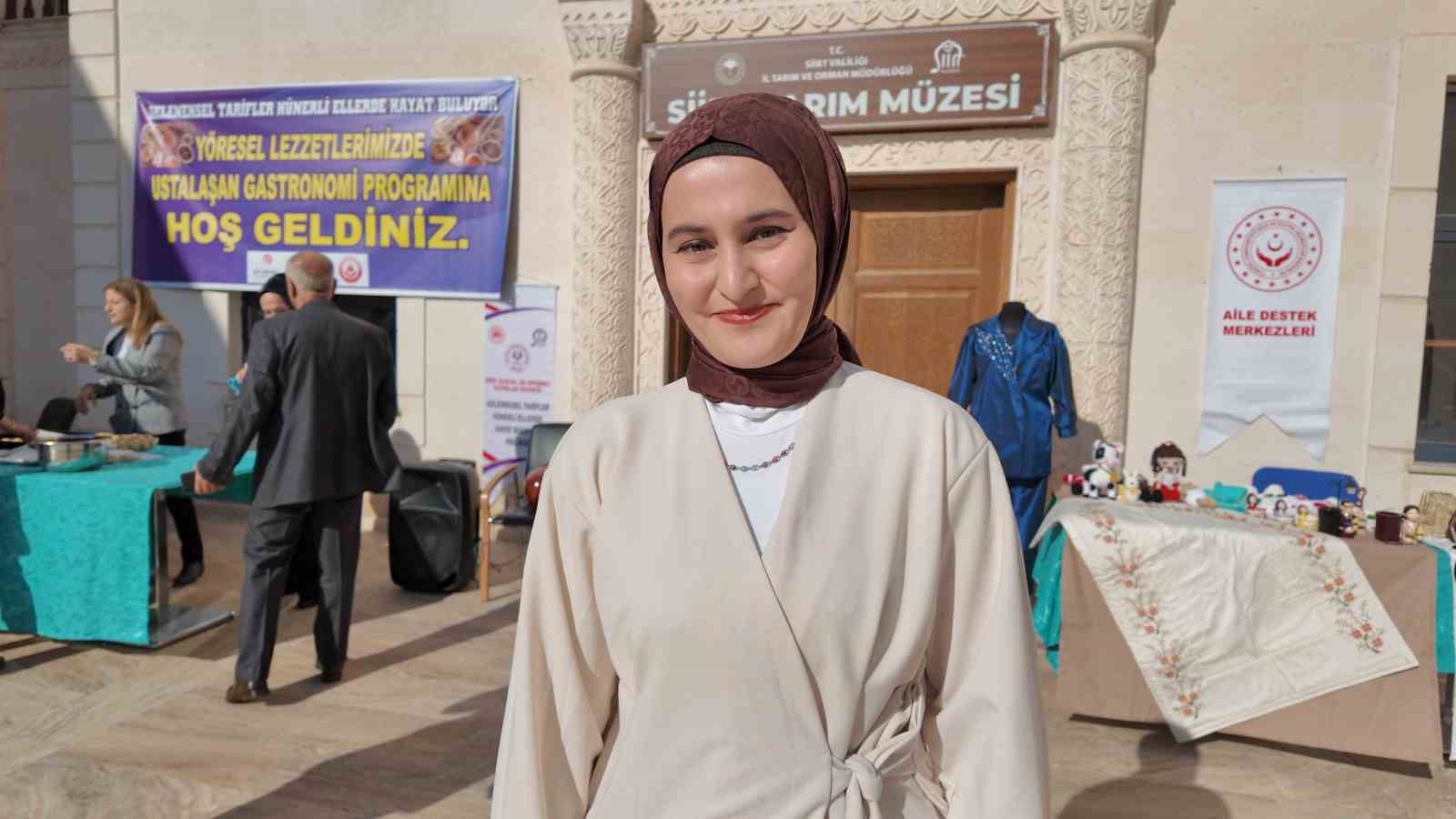 Genç kursiyerler yöresel yemeklerle hünerlerini sergiledi 15 genc kursiyerler yoresel yemeklerle hunerlerini sergiledi 11 FjQbKlXd