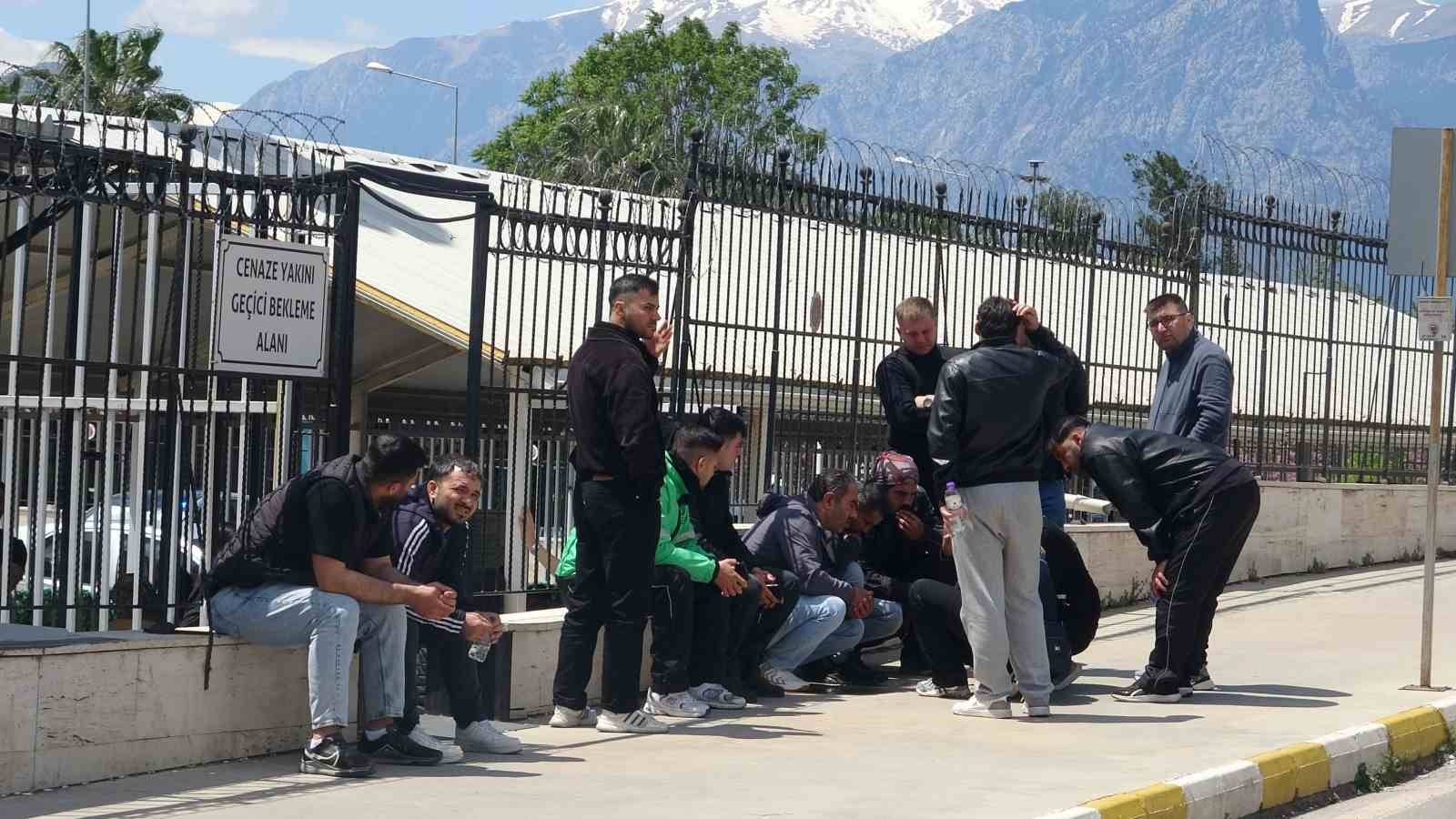 genc motokurye gecirdigi kazada hayatini kaybetti 0 p79jKNqs