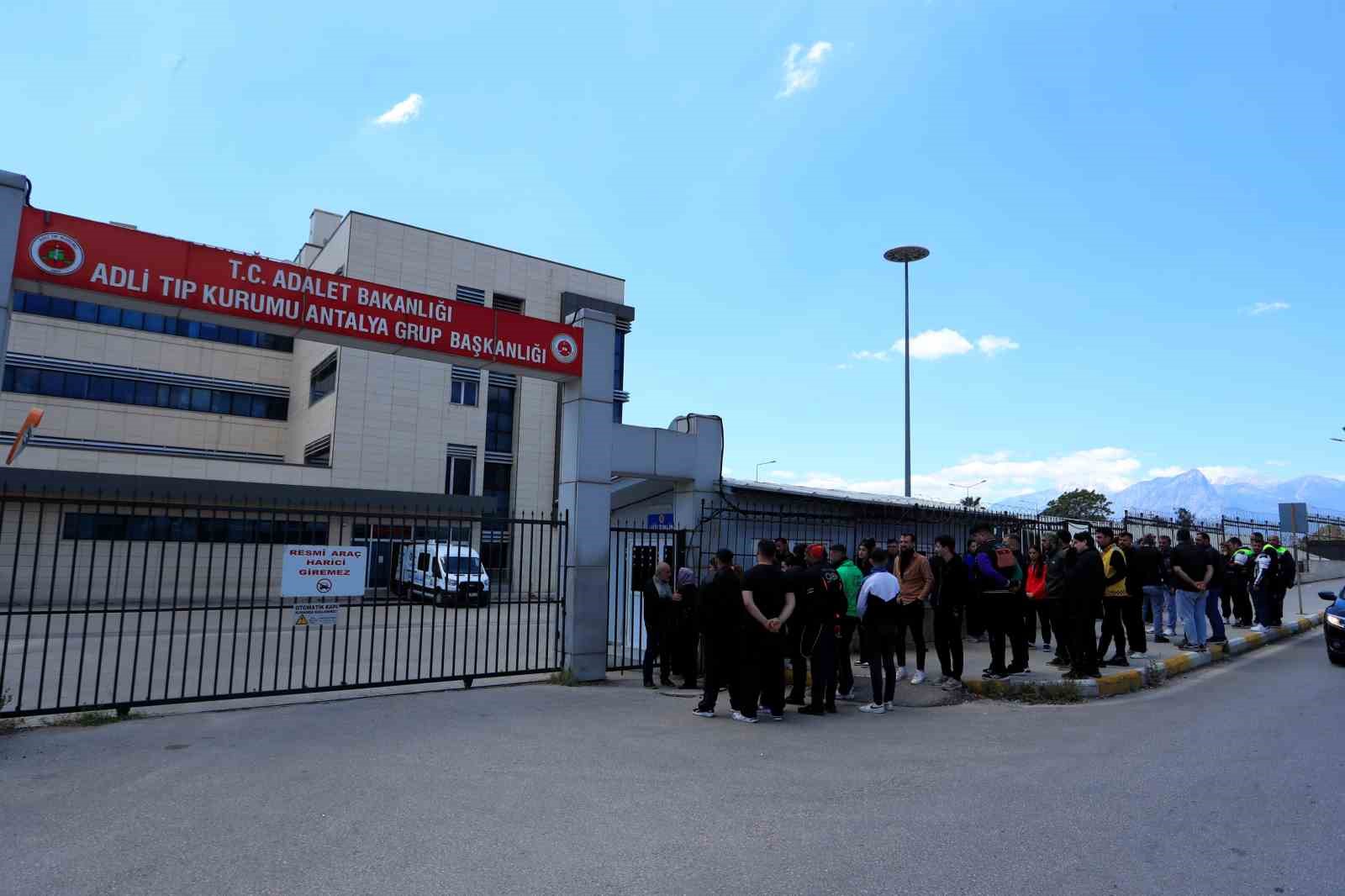 genc motokurye gecirdigi kazada hayatini kaybetti 4 p1vJZSDr