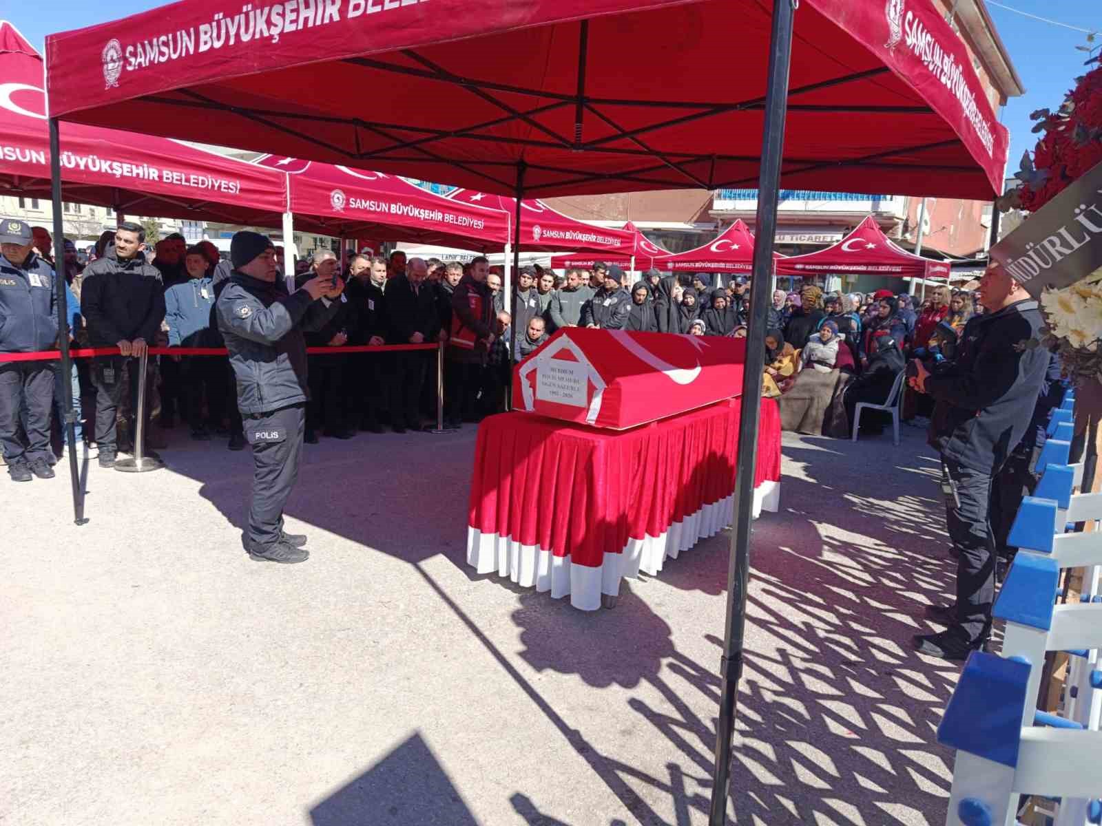 genc polis memuruna memleketinde huzunlu veda 1 eYsMf2pt