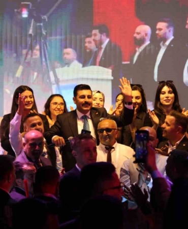 genc-saglik-sendikasinda-osman-kaya-guven-tazeledi-cGVdEgtK.jpg