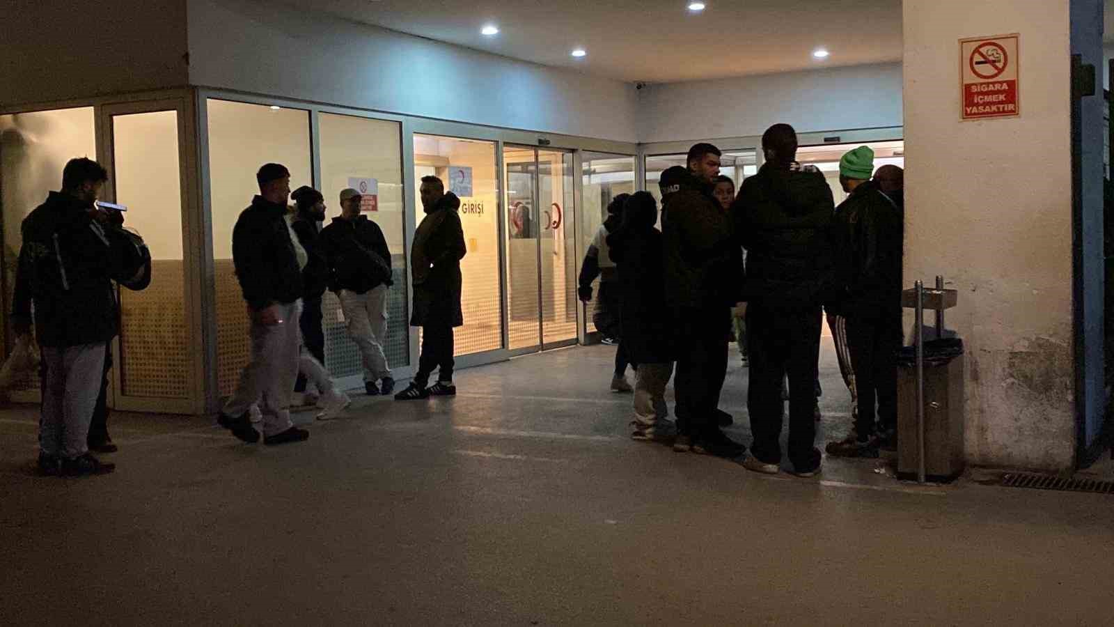 genc taraftarin tribunden dustugu anlar kamerada 2 2M5IscFu
