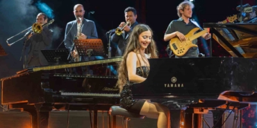 genc-turk-muzisyen-su-yavuz-turkiyedeki-ilk-konserini-verdi-k5ES4Ywi.jpg