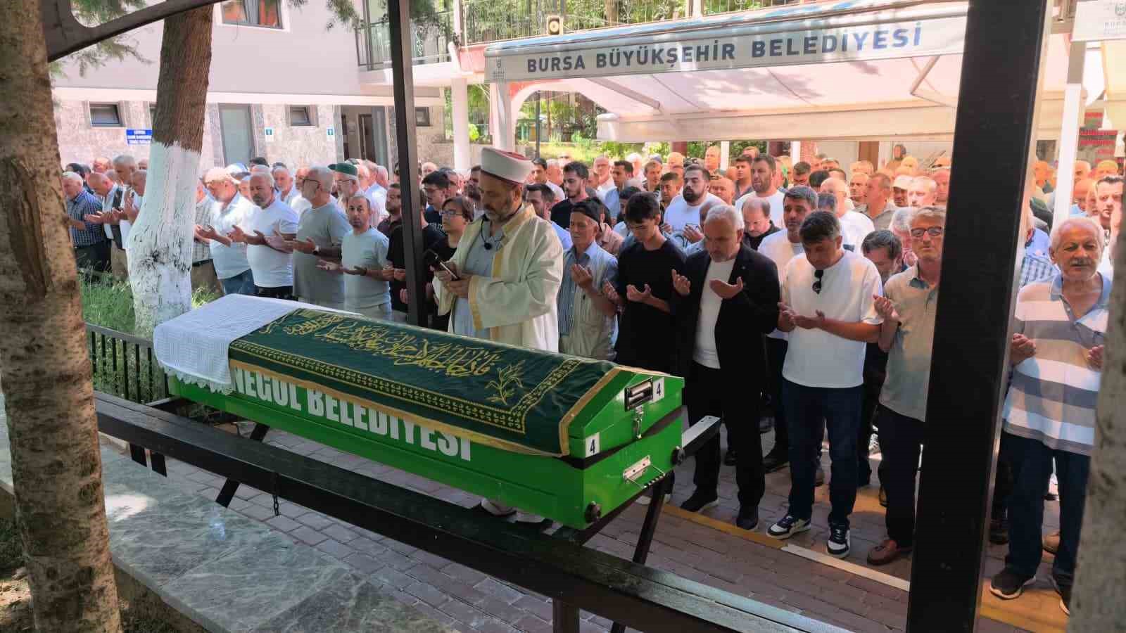 Genç uzman çavuş, gözyaşlarıyla son yolculuğuna uğurladı 5 genc uzman cavus gozyaslariyla son yolculuguna ugurladi 1 jDkuD5KO