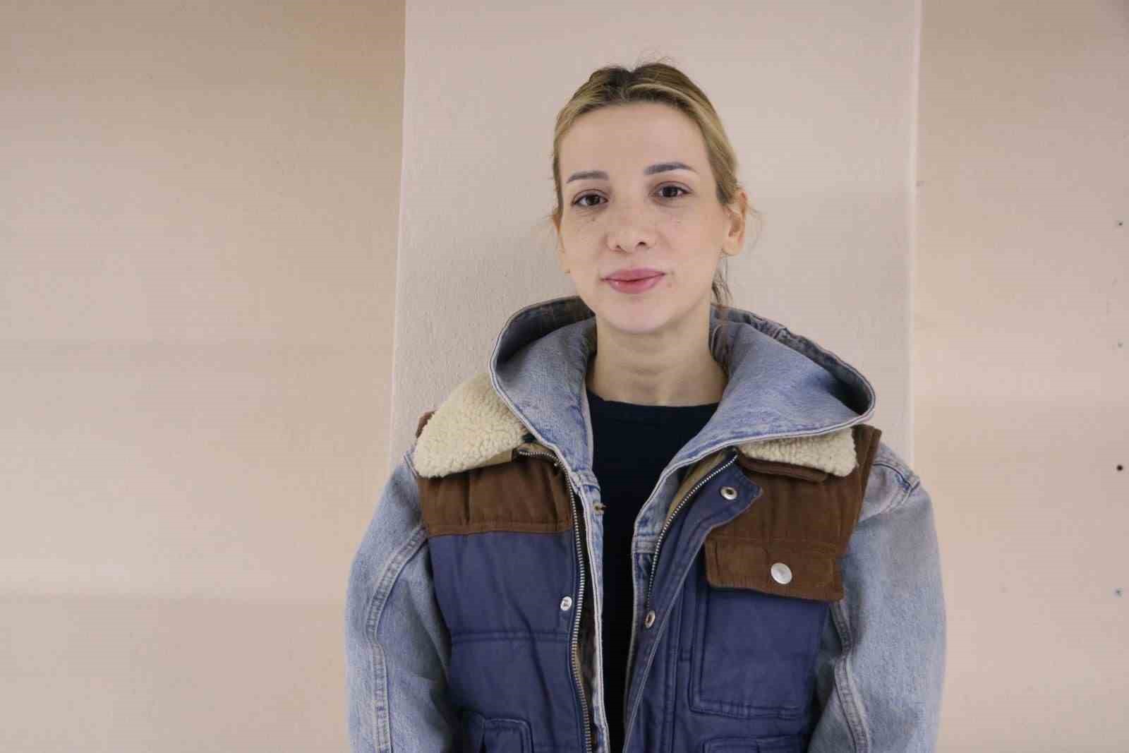 genc yasta meslegini birakti 50 metrekare odada grami 600 liralik safran uretmeye basladi 1 YetN7DOh