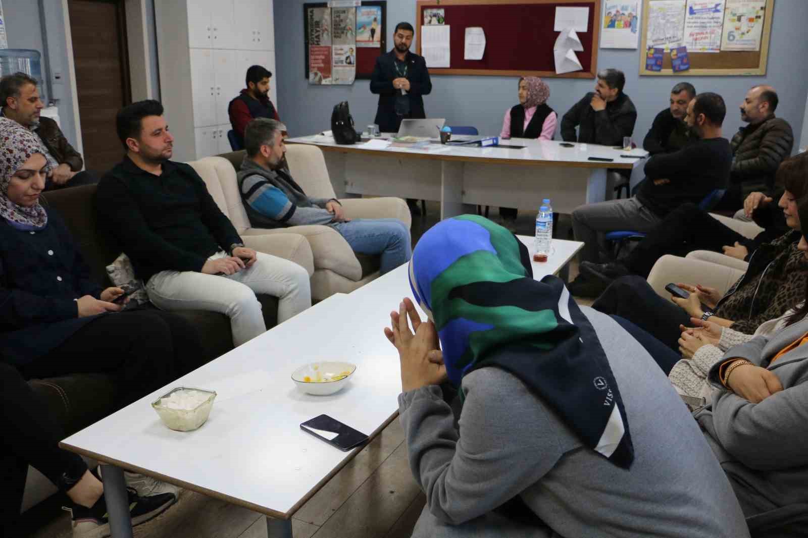 genc yesilay ve genc kizilay cocuklari bagimlilik konusunda bilgilendirdi 0 4bX3inAR