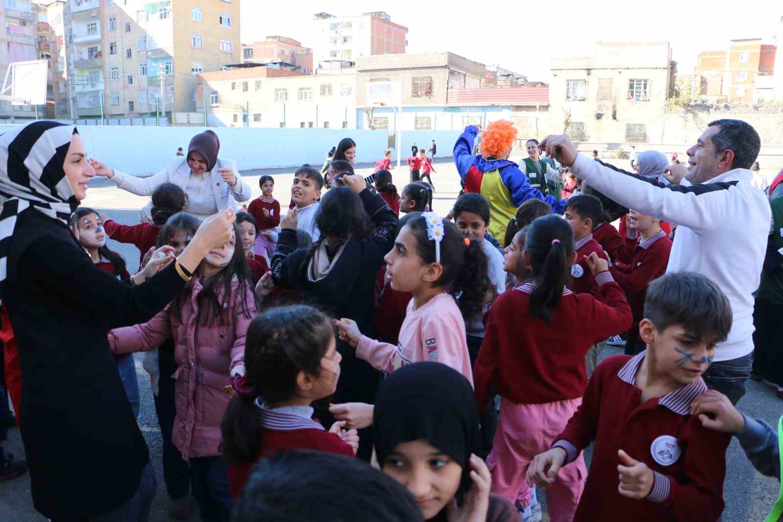 genc yesilay ve genc kizilay cocuklari bagimlilik konusunda bilgilendirdi 13 A7DP1Rbd