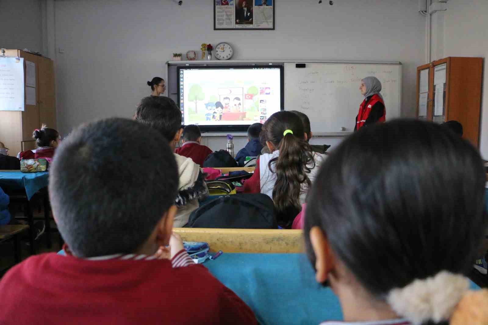 genc yesilay ve genc kizilay cocuklari bagimlilik konusunda bilgilendirdi 2 Dg4TKTbC