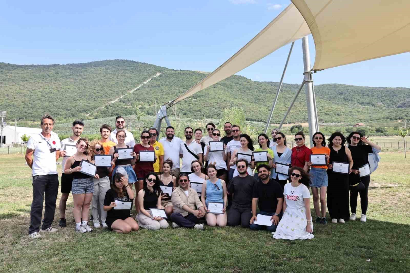 Gençler Fadıllı’da liderlik kampında buluştu 7 gencler fadillida liderlik kampinda bulustu 3 SaMKQCRw