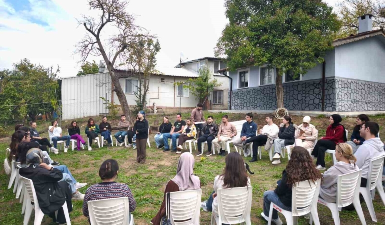 gencler-niluferin-ucpinar-mahallesinde-bir-araya-geldi-iq9nKkGS.jpg