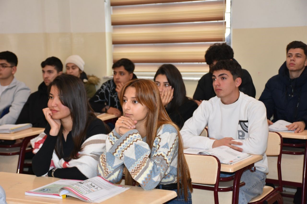 gencler universite hayallerine ucretsiz kavusuyor 2 jC3acyMA