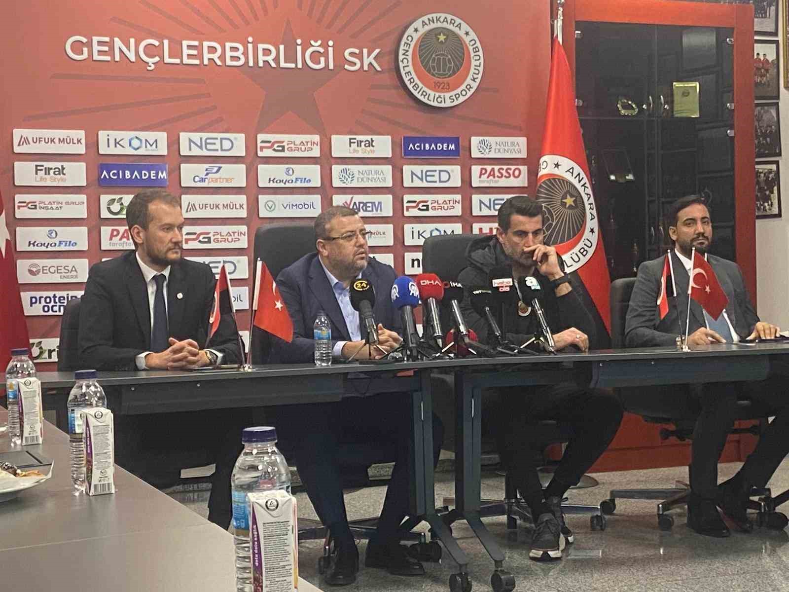genclerbirligi emre mor ve cenk tosun ile gorusuyor 1 IWZ12FU1