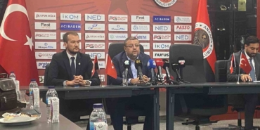 genclerbirligi-emre-mor-ve-cenk-tosun-ile-gorusuyor-auHYzX3A.jpg