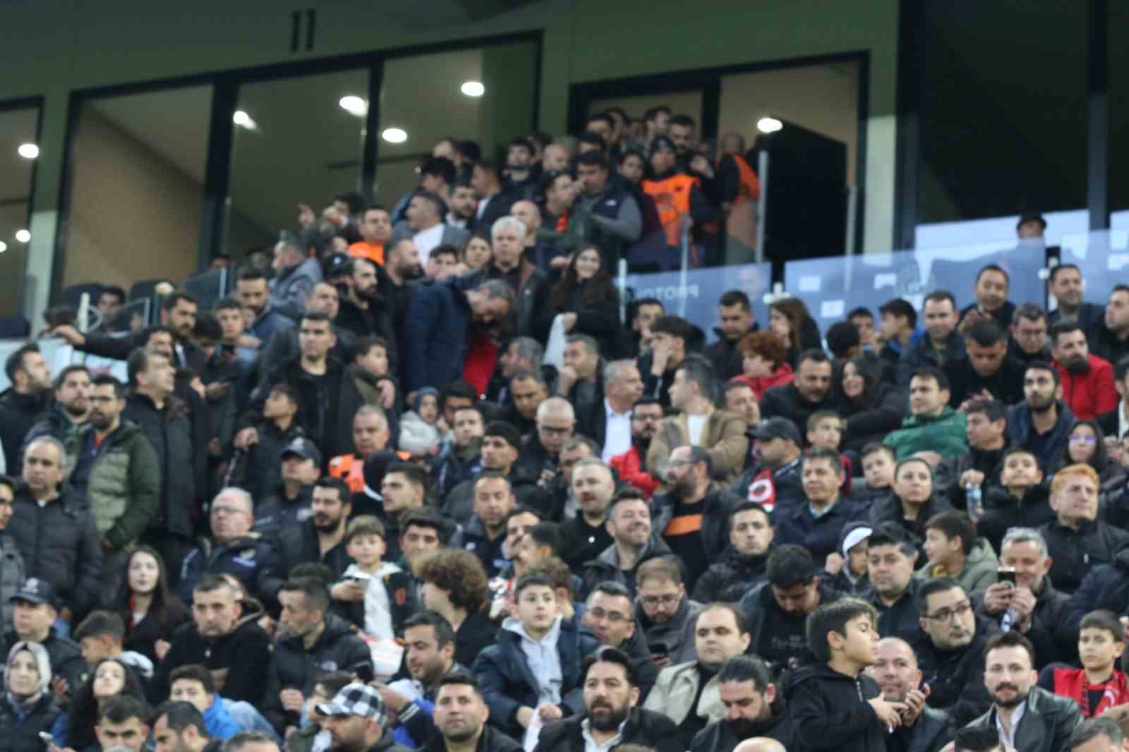 genclerbirligi galatasaray macinda vip tribunde izdiham 0 peNUu85C
