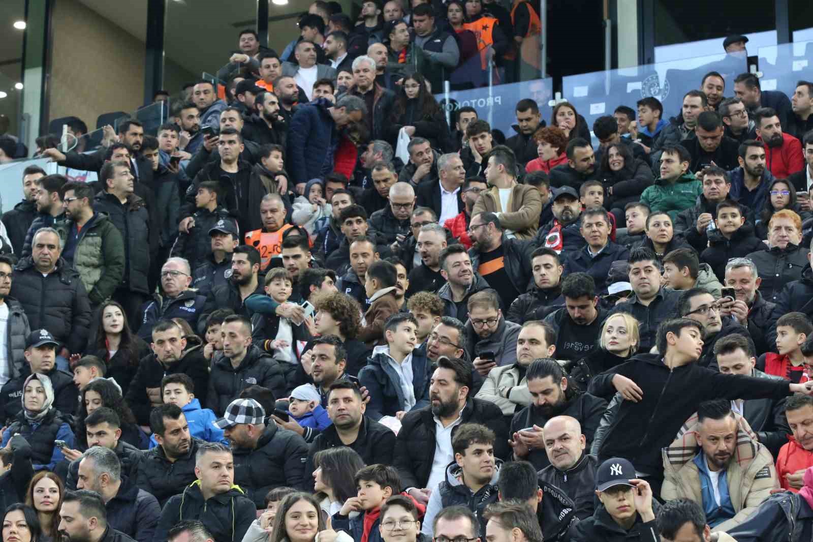 genclerbirligi galatasaray macinda vip tribunde izdiham 3 IBAdqDwt