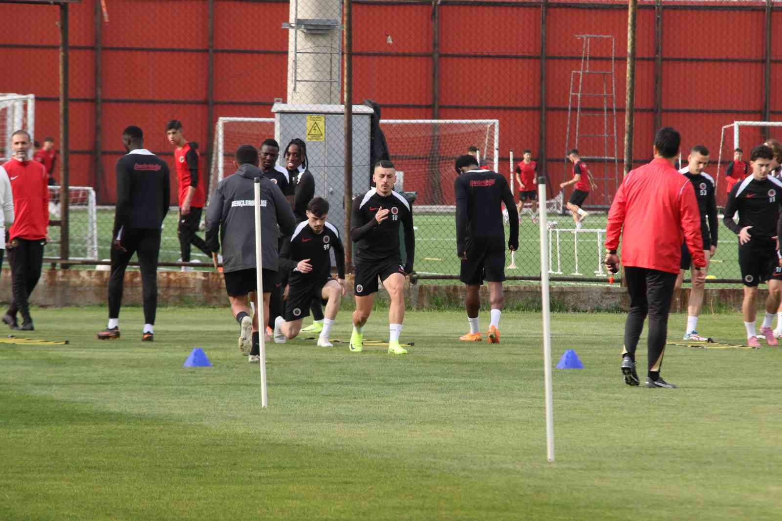 genclerbirligi galatasaray macinin hazirliklarini surdurdu 16 9THn4gls